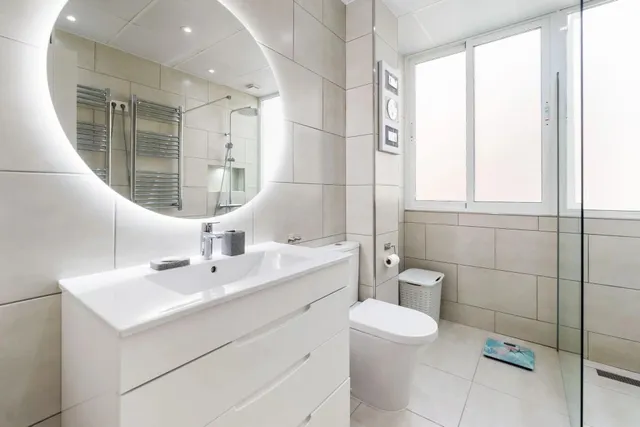 Elegante apartamento reformado de 3 dormitorios a 150 m de la playa del Cura, Torrevieja — 10