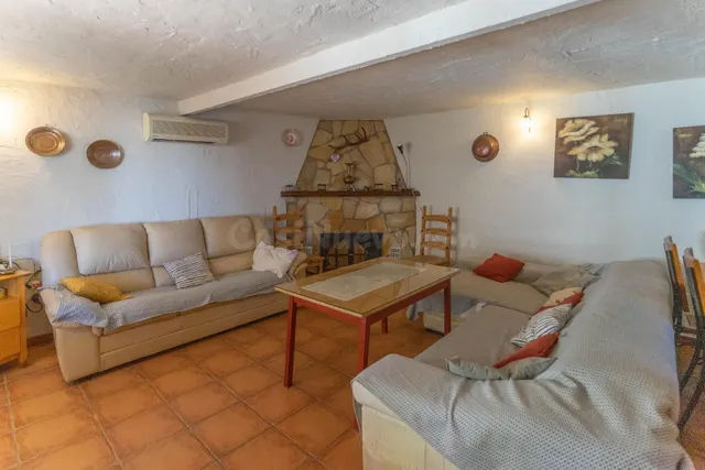 CASA DE CAMPO CON CHIMENEA, PISICINA Y BARBACOA CERCA DEL PU - foto 5