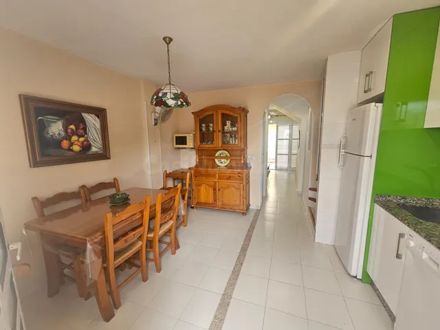 DÚPLEX CON 3 DORMITORIOS, GARAJE Y PATIOS A 700 METROS DE LA - foto 5