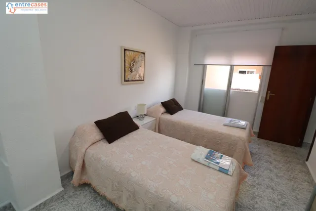 CASA Y SOLAR  EN LA PLAYA DE PUERTO DE SAGUNTO. — 28