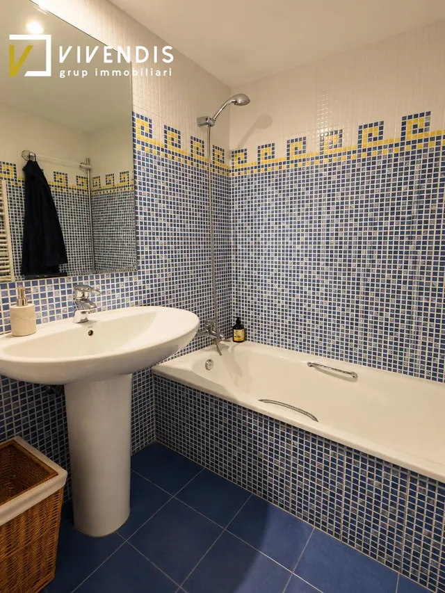 CASA EN VENTA - CIUTAT JARDÍ — 17