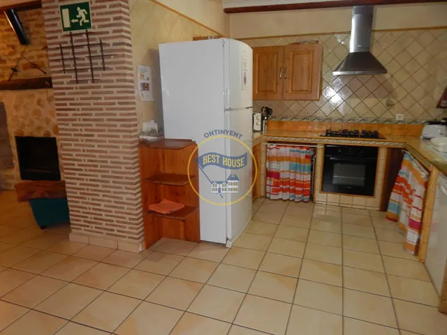 OPORTUNIDAD, CASA REFORMADA CON PISCINA Y OTRAS COMODIDADES. — 9