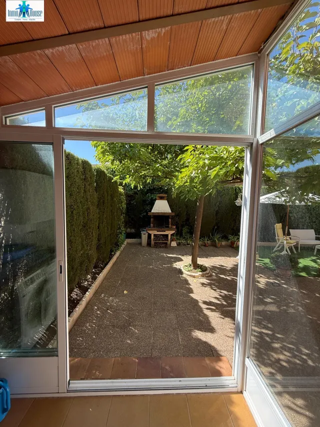 INMOHOUSE VENDE PAREADO — 25