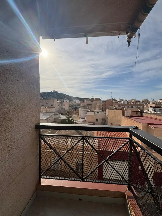 PISAZO EN EL CENTRO CON TRES DORMITORIOS — 17