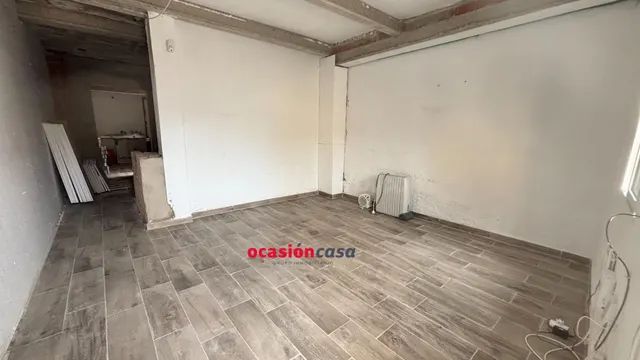 CASA TIPO APARTAMENTO PARA TERMINAR DE REFORMAR