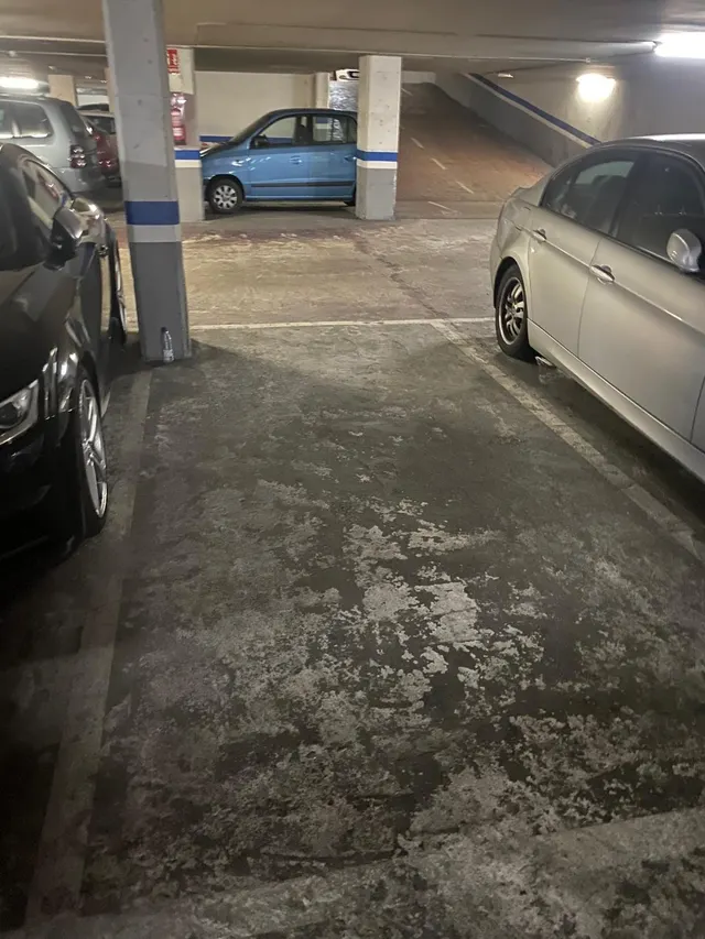 Parking en venta — 3
