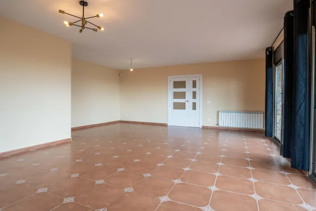Casa con piscina y vistas a la montaña en Mas Borràs — 9