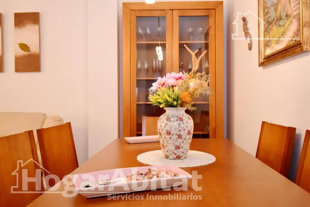 ¡excelente zona! alto, exterior y luminoso con garaje y balcón — 44