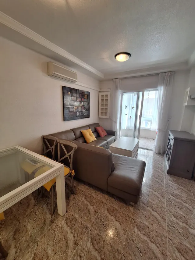 Acogedor Apartamento en Torrevieja, Ideal para Vivir — 15