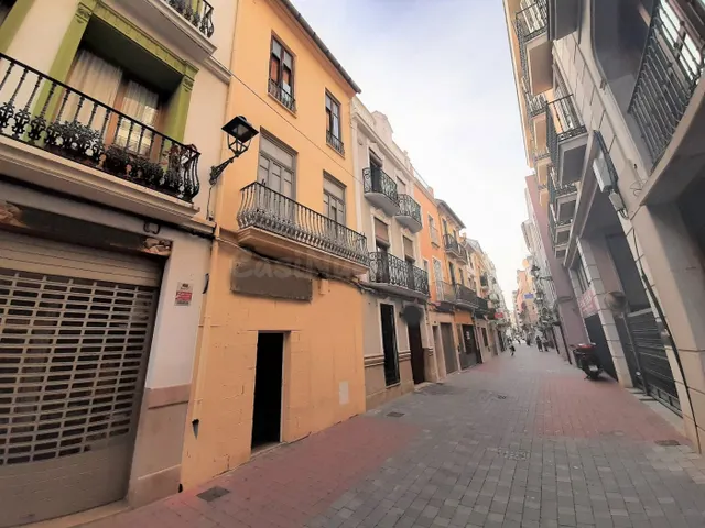 SOLAR PARA EDIFICAR TU CASA EN PLENO CENTRO DE LA CIUDAD - foto 3