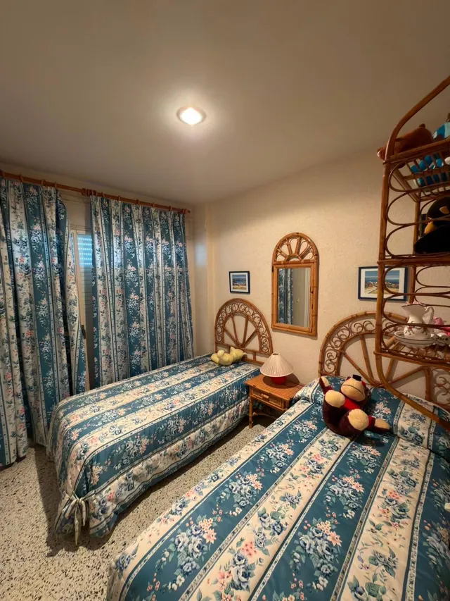 APARTAMENTO CON VISTAS AL MAR EN CAMPOAMOR : 4 hab, 2 baños, garaje , trastero, amplio. — 12