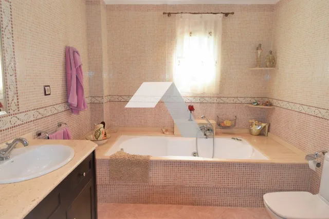 Espectacular chalet en venta — 34
