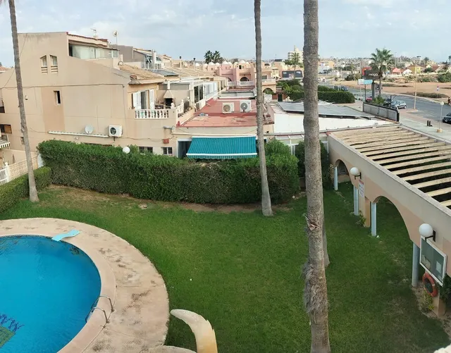 MAGNIFICO CHALET ADOSADO CON PISCINA COMUNITARIA Y VISTAS AL MAS — 32