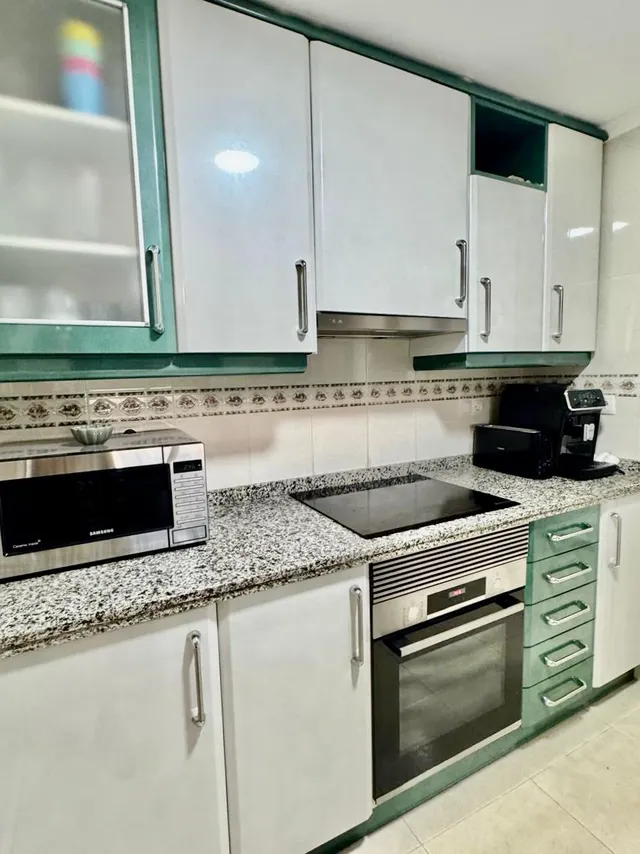 Apartamento reformado de 2 dormitorios con vistas al mar, piscina y parking en la cala de finestrat — 9