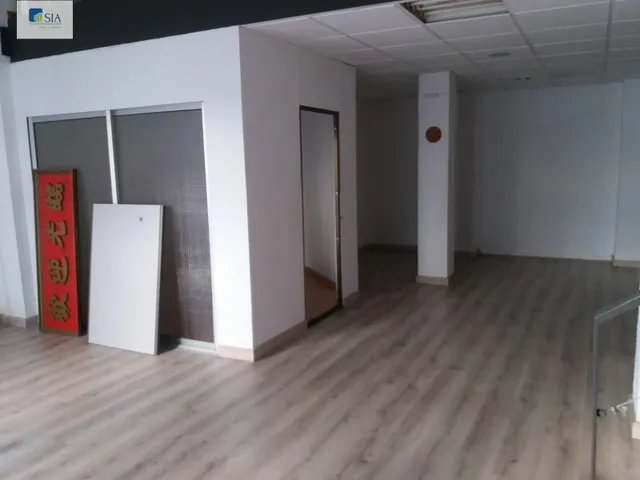 LOCAL REFORMADO EN TORRERO - C/ RUIZ TAPIADOR — 5
