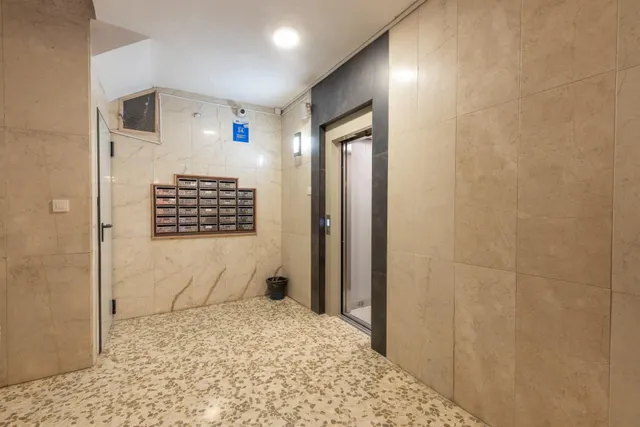 Piso de 3 dormitorios en calle milán, zaidín | muy luminoso y con gran potencial — 26