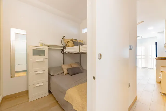 Apartamento reformado de un dormitorio en primera línea de playa en El Perellonet — 18