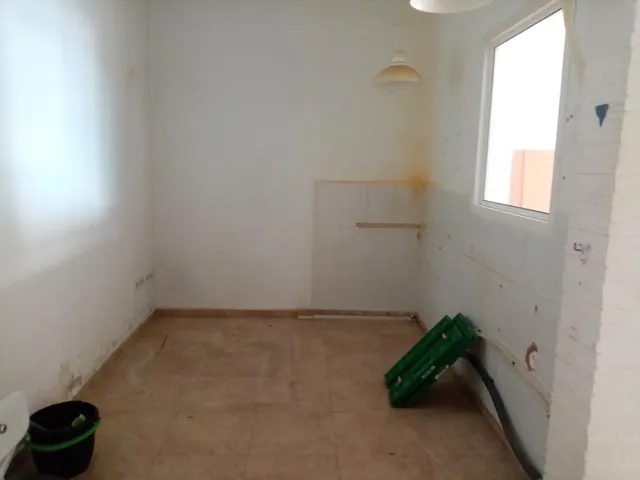 LOCAL COMERCIAL EN EL CORAZÓN DE ESTEPONA — A 100 M DE LA PLAZA CENTRAL — 15