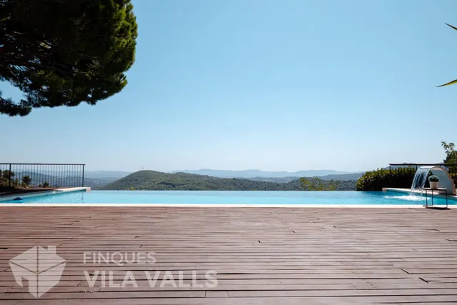 Villa de lujo con piscinas y finca de 6 ha en Sant Feliu de Codines — 7