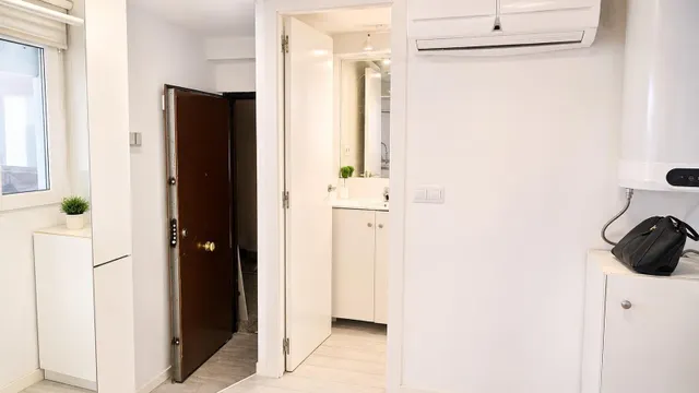 Dos apartamentos nuevos con entradas independientes – Amueblados, equipados y listos para vivir o alquilar — 7