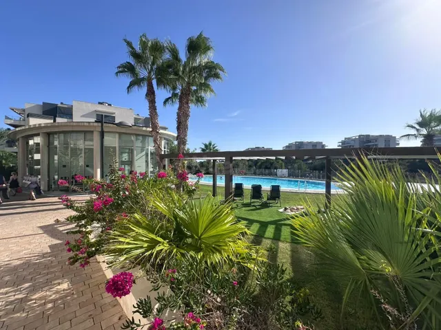 Apartamento de 2 dormitorios 2 baños en Orihuela Costa (Los  - foto 4