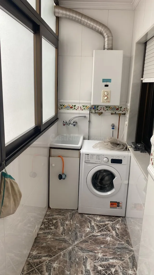 AMPLIO PISO DE 4 habitaciones EN CALLE DOCTOR PAREJA YÉBENES - foto 4