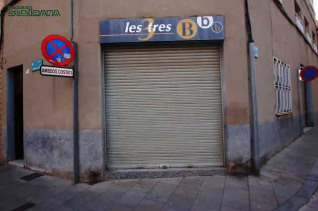 LOCAL COMERCIAL EN VENDA AL CENTRE DE VILANOVA DEL CAMÍ — 2