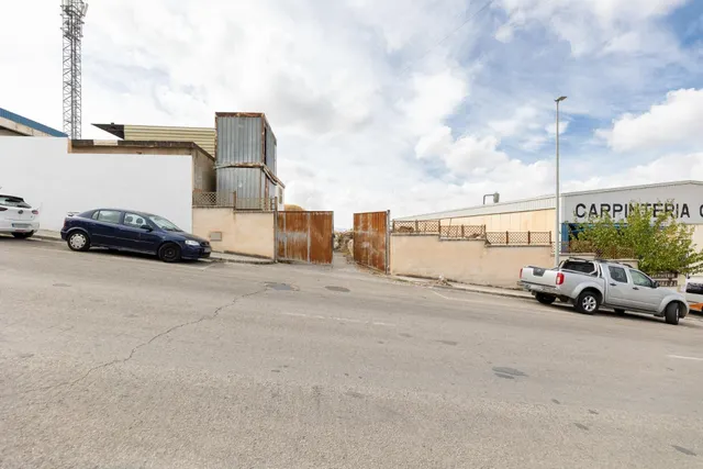 Parcela industrial en poligono industrial las canteras. — 3