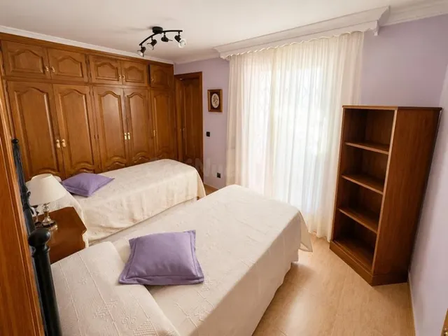 VENTA DE CASA ADOSADA EN ESTEPONA CON VISTAS AL MAR Y UBICACIÓN PRIVILEGIADA — 5