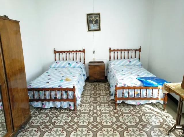 CASA CON EXCELENTE ubicación DE DOS ALTURAS Y CÁMARAS — 14