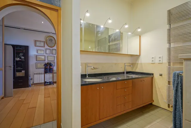 Villa 3 habitaciones 529m² en venta - Cucarres — 28
