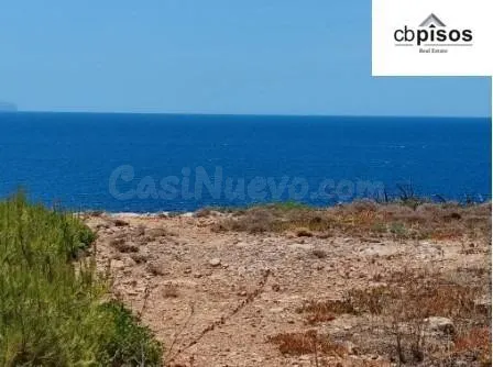 EXTRAORDINARIO SOLAR EN PRIMERA LÍNEA DEL MAR. - foto 3