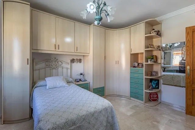 Casa en Cullar Vega con todas las comodidades a tu alcance. — 28