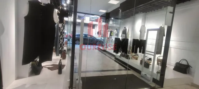 SE VENDE O ALQUILA LOCAL TOTALMENTE ACONDICIONADO CERCA DEL POSÍO — 10