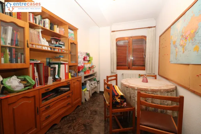CASA INDEPENDIENTE CON LOCAL — 11