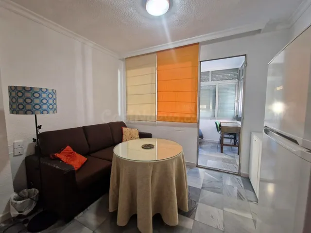 ¡Estudio en alquiler en la zona Ancha de Capuchinos! — 5