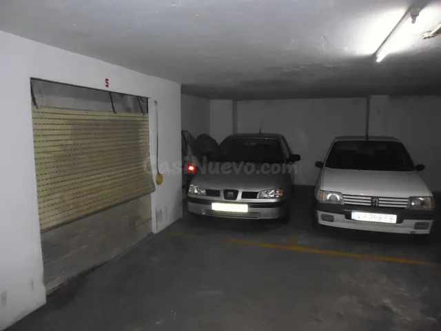 Plaza de garaje en sotano. Zona Luis Suñer. — 3