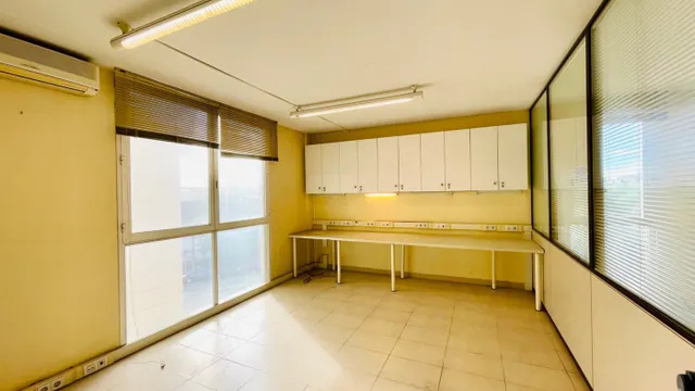 CAN VALERO: OFICINA COMERCIAL EN  SEGUNDA PLANTA  EN ALQUILER — 5