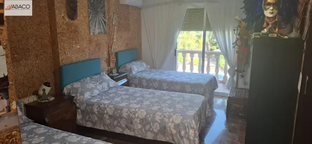 Elegante chalet con maravilloso jardín y vistas privilegiadas. — 11