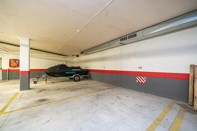 Alquiler de parking en el Coll d'en Rabassa — 14