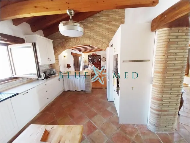 Sorprendente casa de campo con 4 dormitorios y 3 baños. — 21