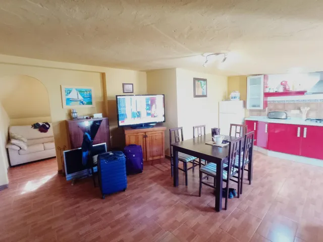 VENTA DE CHALET Y APARTAMENTO — 29