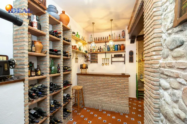GRAN CASA EN ALBAICÍN BAJO. — 12