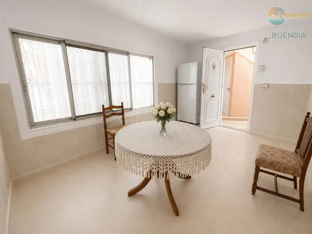 DOS APARTAMENTOS EN PLANTA ALTA Y BAJA CON PARCELA EN ESQUIN - foto 3