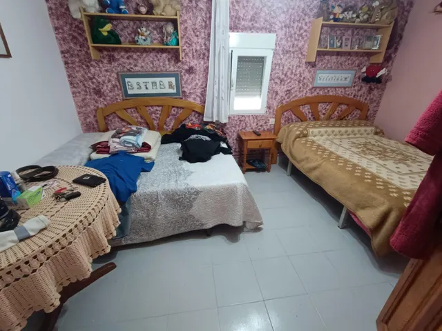Estupenda casa con patio, terraza y amplia cochera — 23