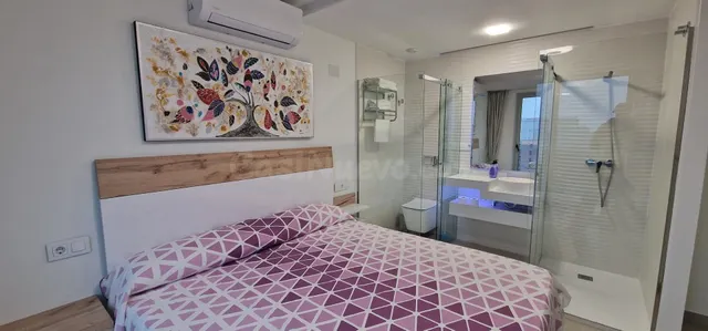 Apartamento moderno con terraza y piscina en cala de finestr - foto 2