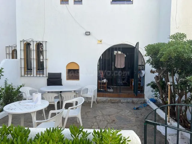 Primera línea de playa: Espectacular adosado con piscina, jardín y 4 habitaciones — 23