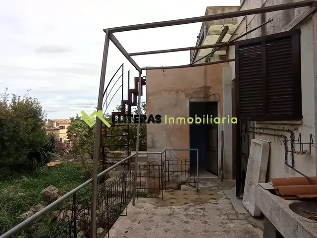 Encantadora y espaciosa casa de pueblo en Selva busca nuevo  - foto 2