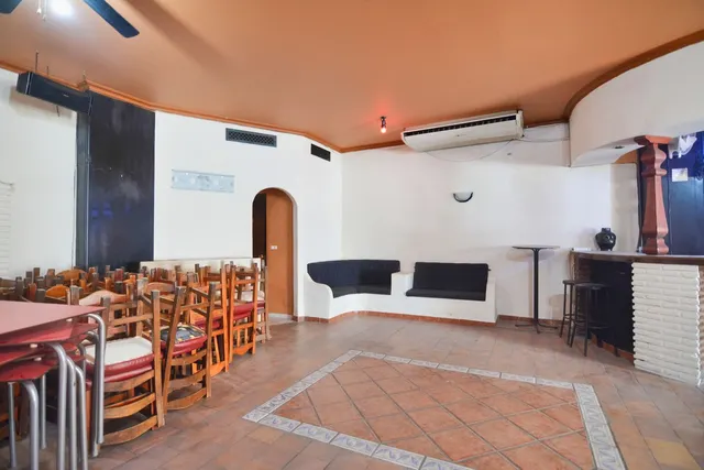Bar 90m² en venta - Centro — 12