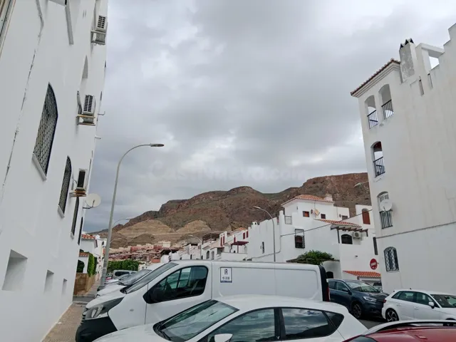 Amplio piso en Aguadulce con vistas y muchas posibilidades p - foto 3